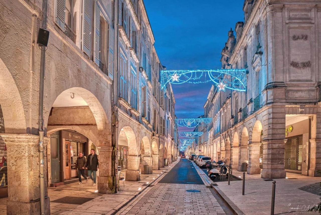 Charmant Cocon Iode Cosy Equipe, Baigne De Lumiere, Situe Au Coeur De La Rochelle A 1Min A Pied Du Marche Central Avec Tv Et Wifi Eksteriør billede
