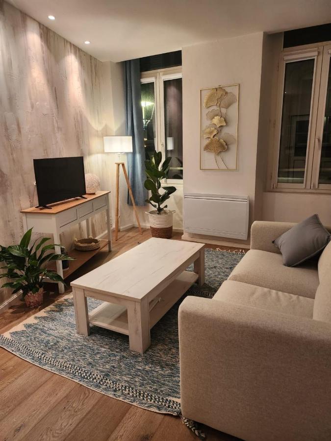 Charmant Cocon Iode Cosy Equipe, Baigne De Lumiere, Situe Au Coeur De La Rochelle A 1Min A Pied Du Marche Central Avec Tv Et Wifi Eksteriør billede