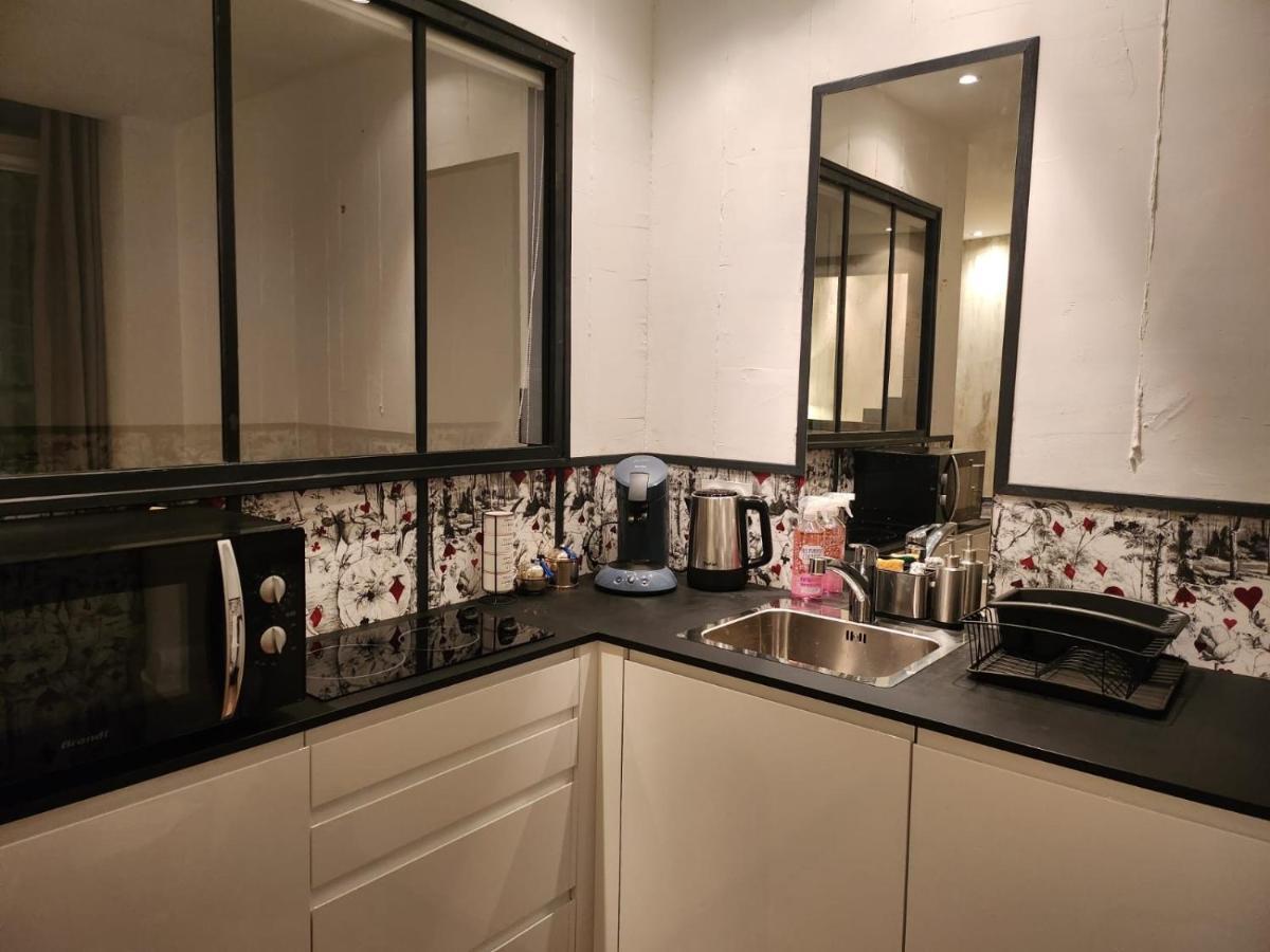 Charmant Cocon Iode Cosy Equipe, Baigne De Lumiere, Situe Au Coeur De La Rochelle A 1Min A Pied Du Marche Central Avec Tv Et Wifi Eksteriør billede