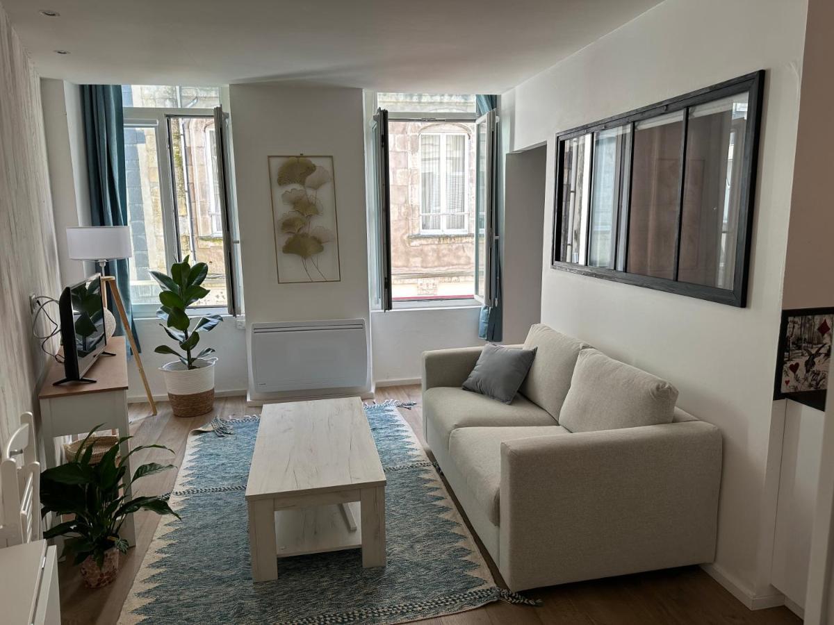 Charmant Cocon Iode Cosy Equipe, Baigne De Lumiere, Situe Au Coeur De La Rochelle A 1Min A Pied Du Marche Central Avec Tv Et Wifi Eksteriør billede
